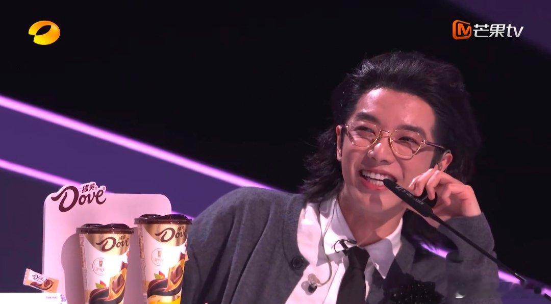 声鸣远扬 请到这三个人是你的福气声鸣远扬 本来冲着听歌来的，结果被评委圈粉到不行