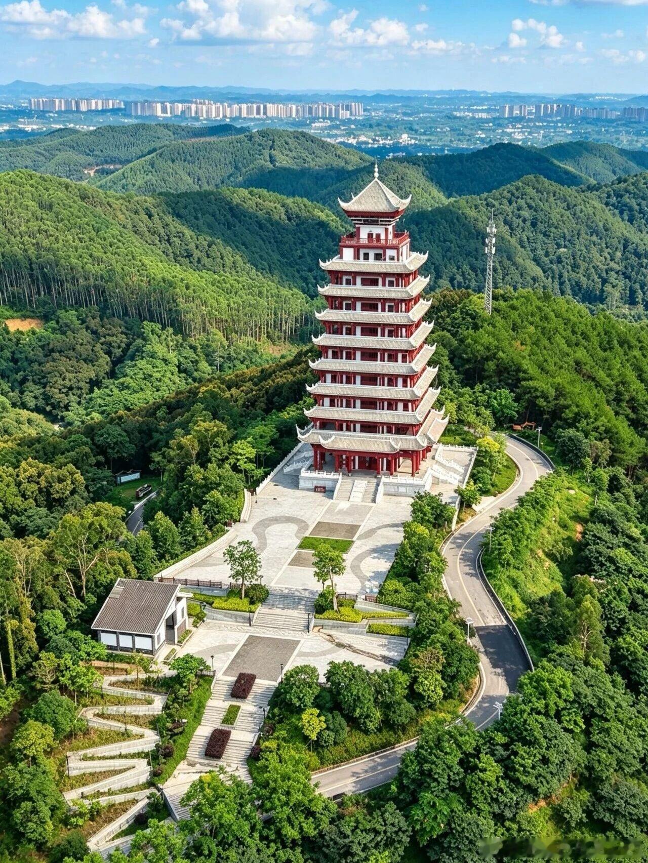 南宁半小时直达的夏日避暑秘境！高峰森林公园真的太治愈啦🌿 90%森林覆盖率，比