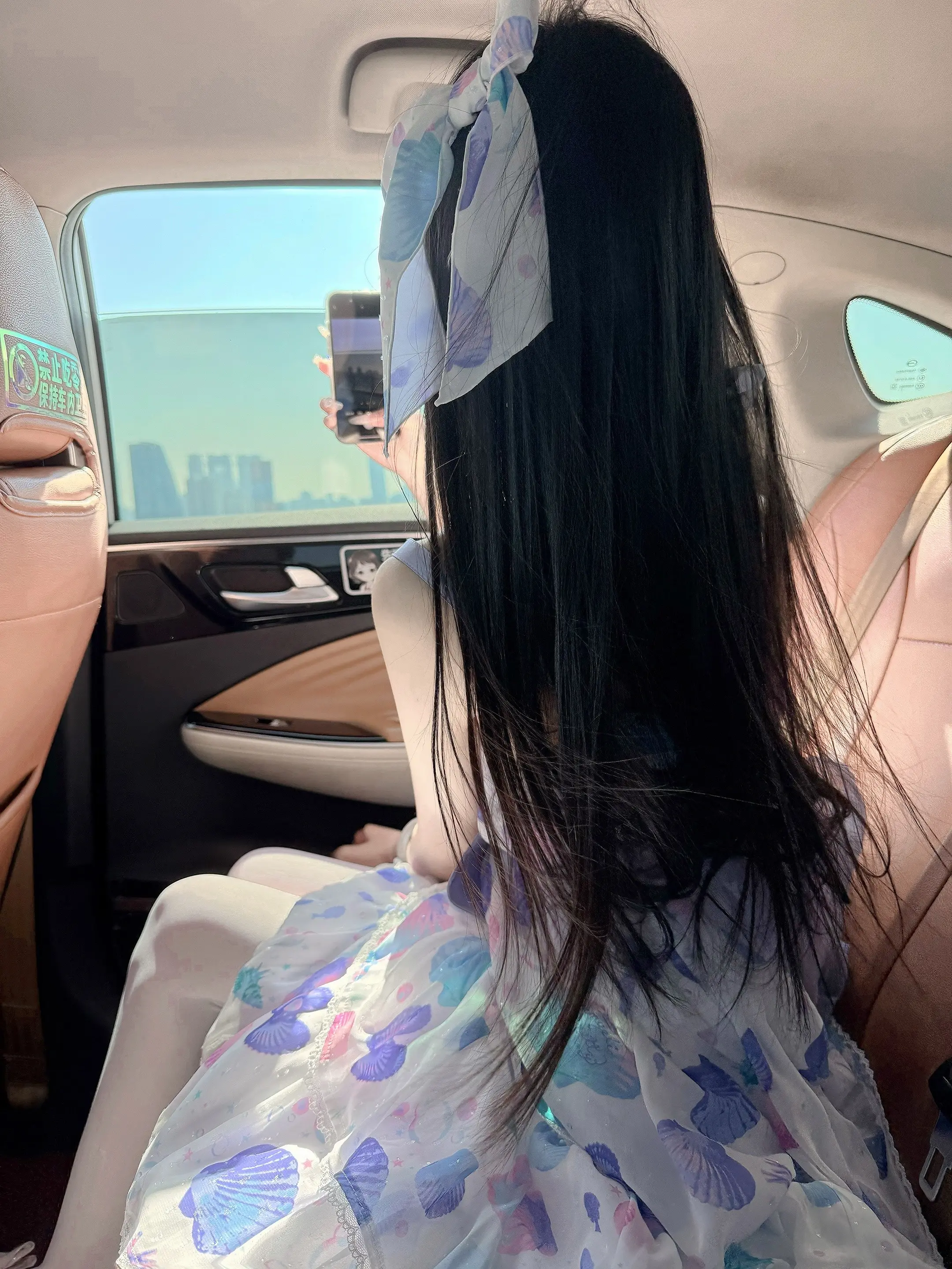 我再也不会卖萌了 因为根本没有人买