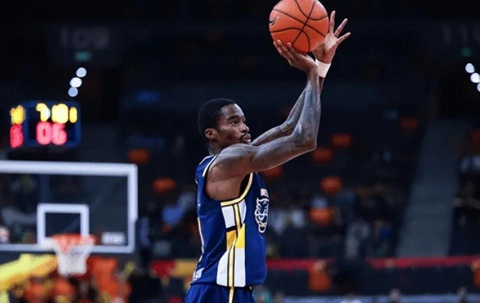 广东宏远突然给自己来了个狠的，闪电侠萨姆纳被裁！
 
今早，球队官方宣布取消萨姆