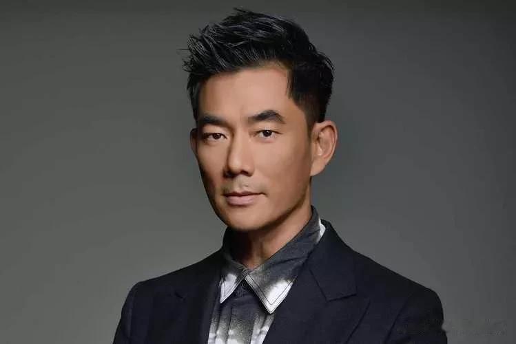 20年前炸街的5首歌曲[玫瑰]

第1，任贤齐（心太软）

第2，王力宏（大城小