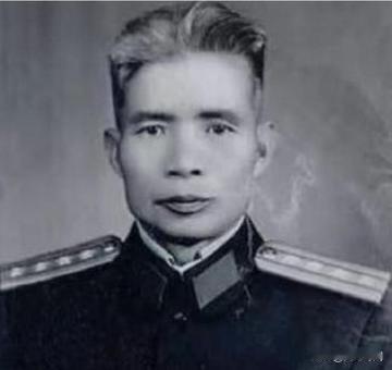 1954年秋，毛主席的堂婶邹氏来到北京，住在时任总后勤部某处处长的儿子毛泽全家。