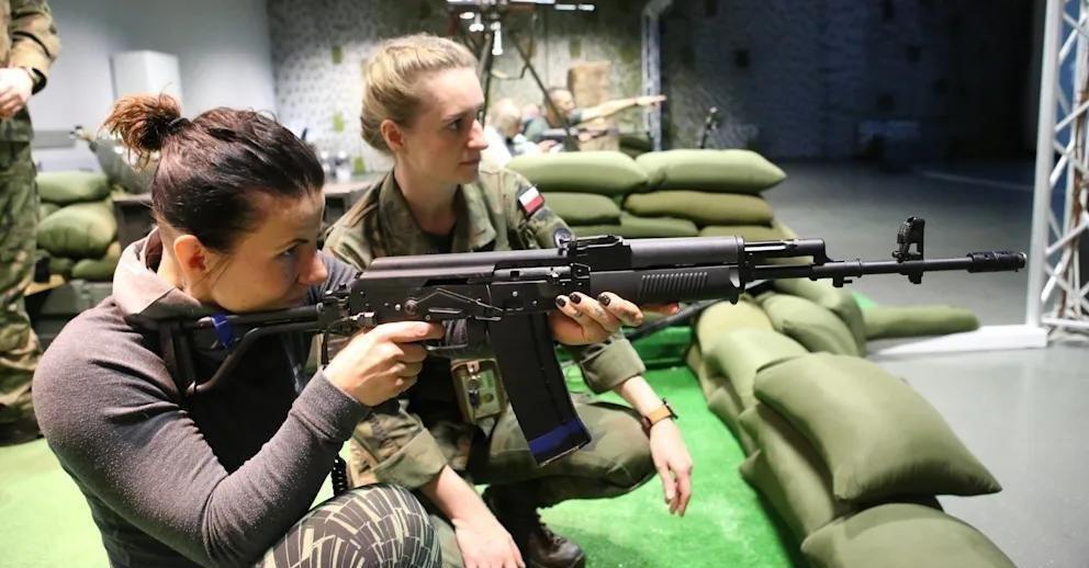 “二战以来最危险的时期！”波兰启动全民军事训练计划
▪️波兰国防部长科希尼亚克-