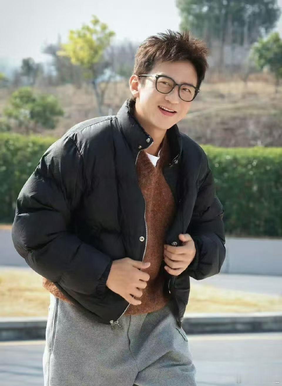 邓超 让你奋斗但是没让你这么奋斗 他的存在就像定心丸，有他在的节目总能保证欢乐与