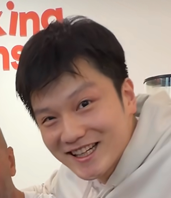 可爱的潦草小熊 