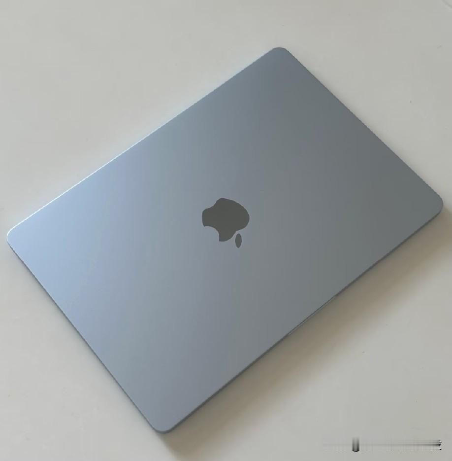 苹果终于打破过往传统，触屏MacBook要来了！
苹果官方正式官宣，将于10月2