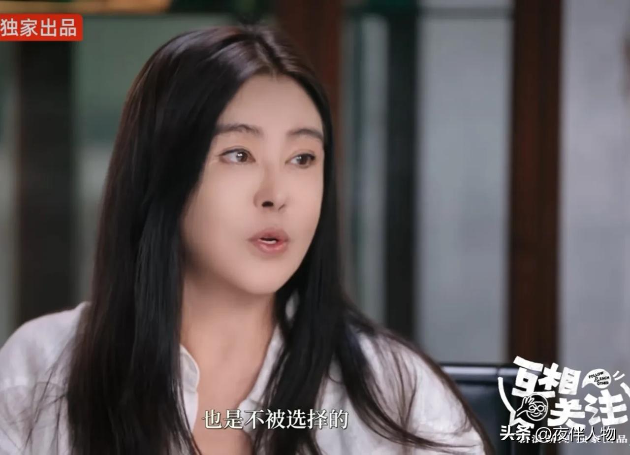 毛雪琴曾问李诞，采访王祖贤本人，和想象中的一样吗？李诞说，一样又不一样。2024