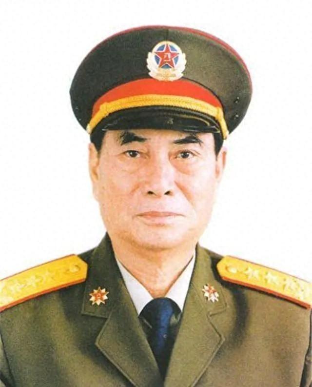 越军高调扬言要活捉张万年将军，结果我军临场使出无解厉招，直接打破敌人幻想！
19