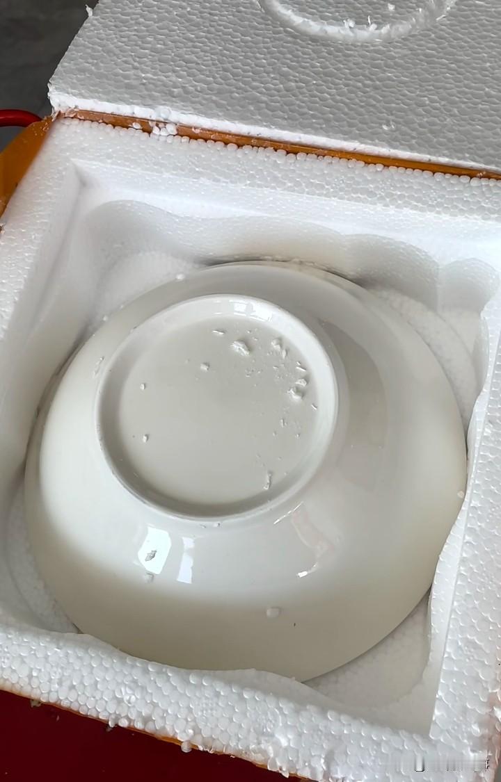 餐具什么时候能放弃这种包装
每次拆都一堆泡沫乱飞
味道也非常重