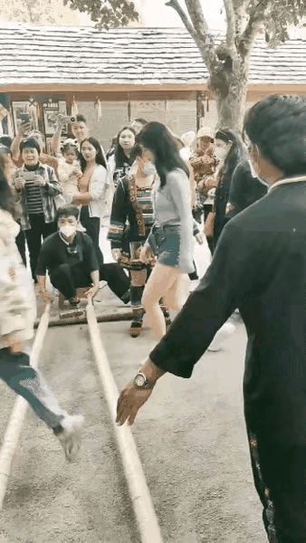 为什么要这样针对美女呢？