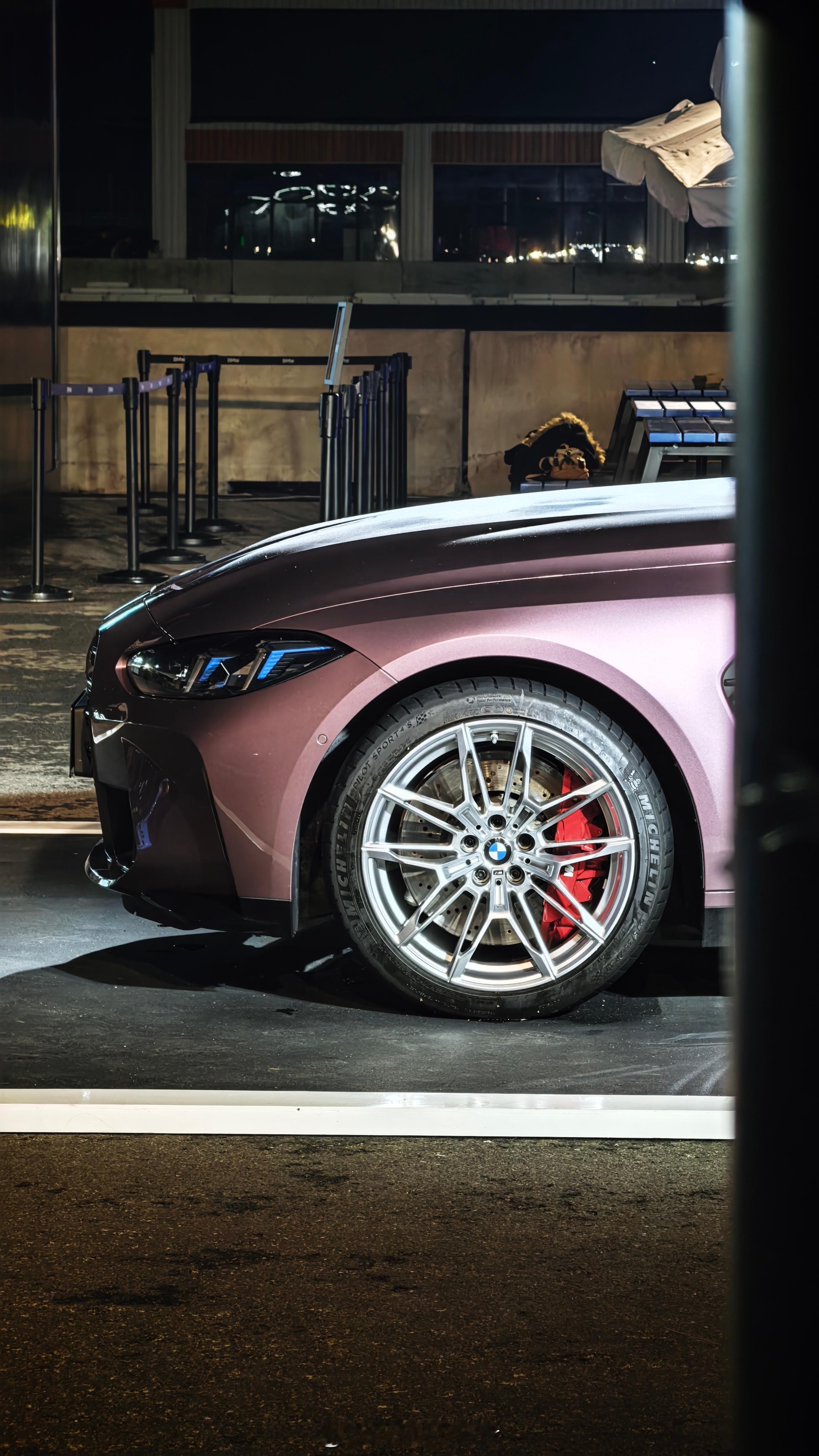 大灯里的蓝条真是“神作”[捂嘴哭] ​​​