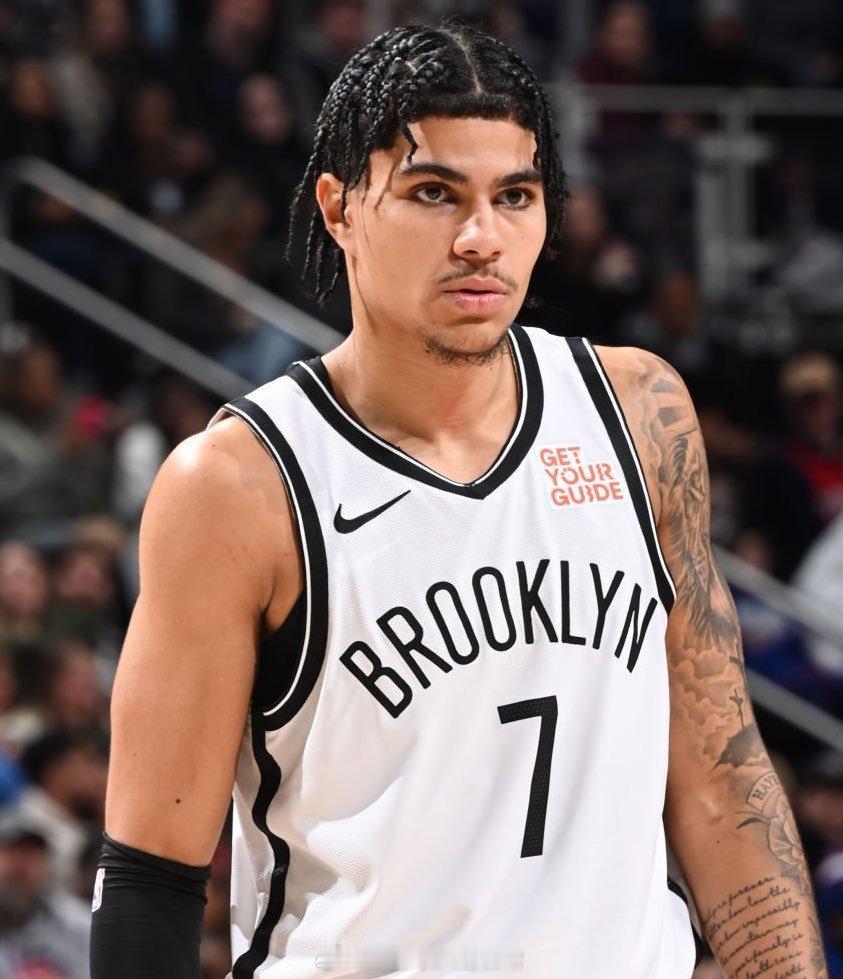 Shams：国王将与基利安·海耶斯签下一份 10 天短合同。 