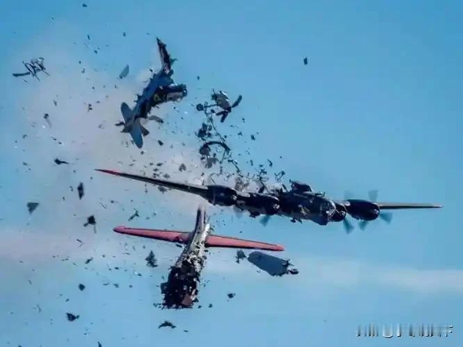 北约正式参战，英国战机击毁俄无人机，普京怎么办？

近日，两架英国“台风”战斗机