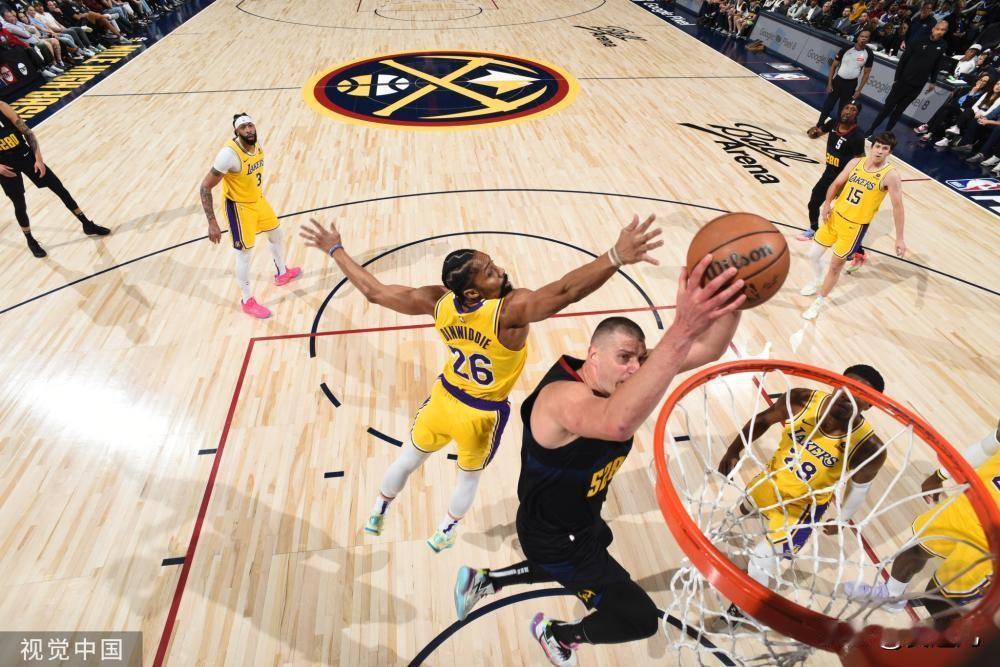 被压哨绝杀！湖人遭20分大逆转再负掘金
北京时间4月23日，NBA季后赛首轮，湖