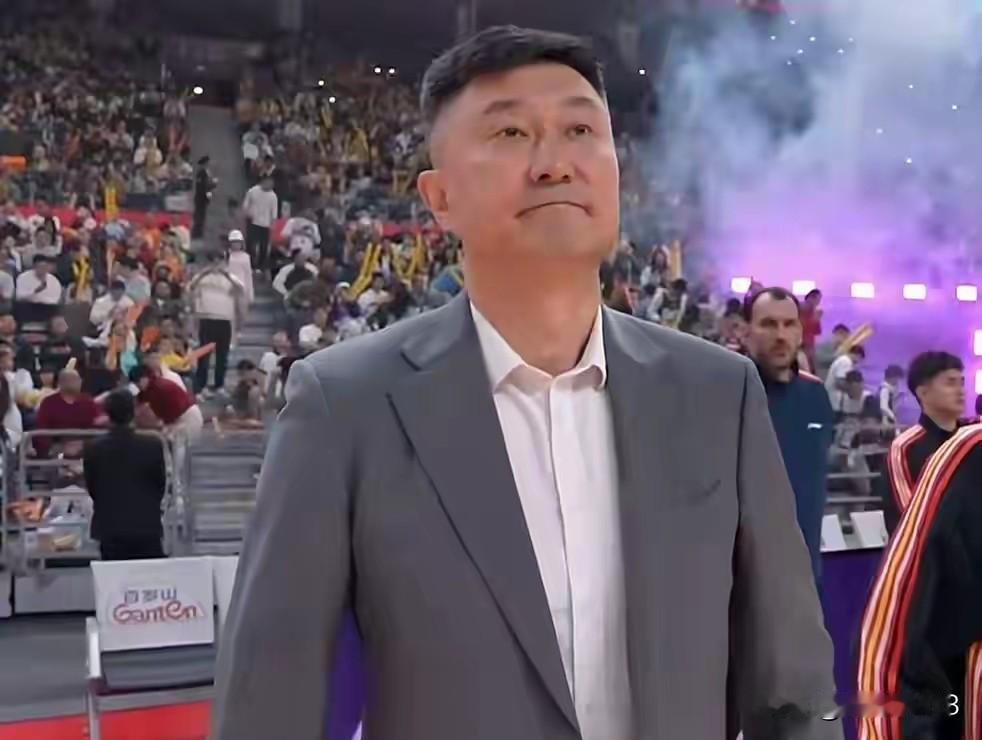 今天广东队的徐杰发挥的太失常了，只拿到了5分5助攻，这还是前段时间那个广东队大腿