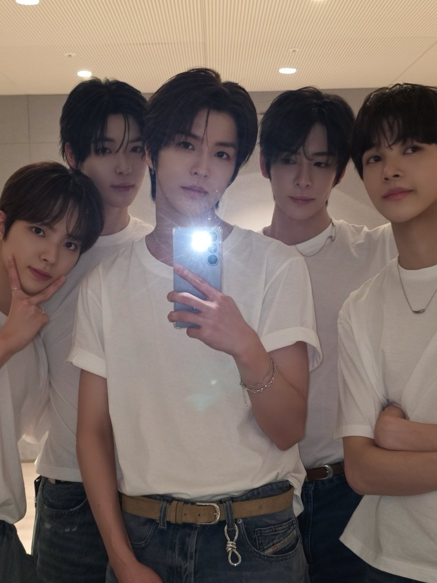 李松河帅成啥了啊啊啊啊啊啊好清纯好好好看我宝宝我老公我哥哥 