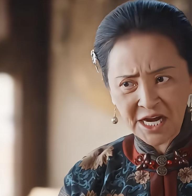 《灼灼韶华》热播，演员也是全员演技在线。可有一个人，有人说她是老戏骨，有人说她在