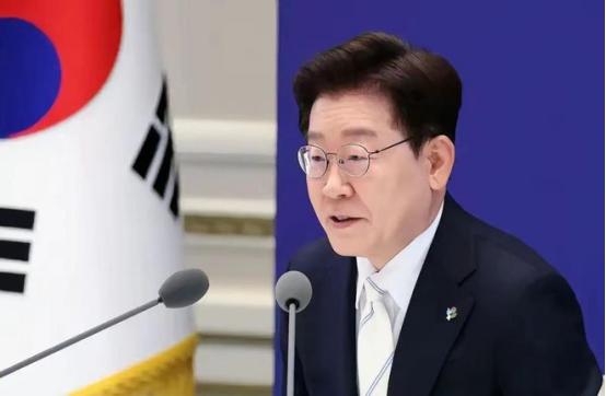 韩国传来新消息！彻底引爆！
中方已经正式向韩国政府提出了严正交涉。没有缓冲，没有
