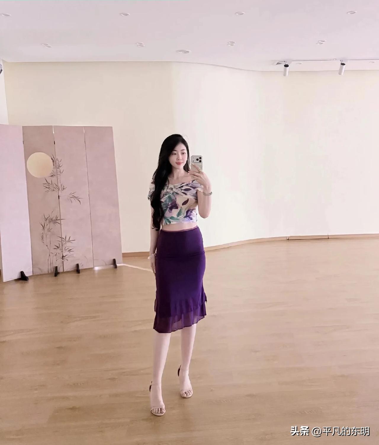 各位衣衫褴褛，
三餐不济，
也非池中之物。
身无分文，
岂能断定日后无江山之望？