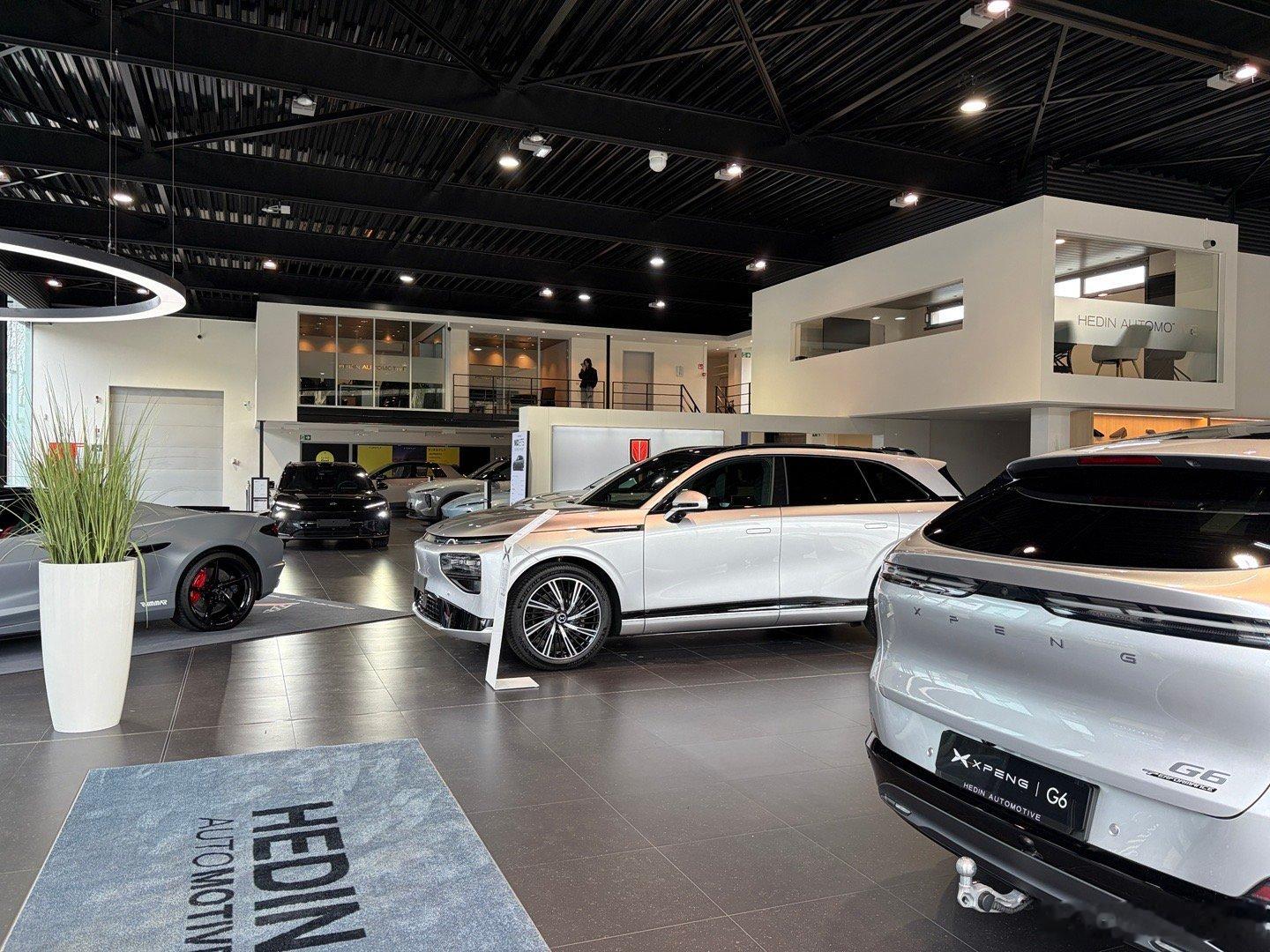 中国品牌综合展厅，克尔维特的门头很快就要被替换成中国品牌了。 