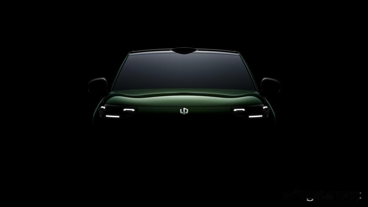 零跑A10
广州车展将首秀
新车配有激光雷达、家族三点式灯组
电动小MINI啊！