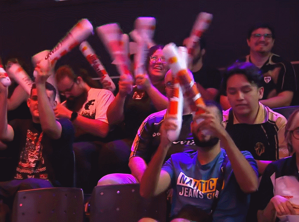 台下观众演我今晚上班Chovy打困了GEN全面碾压LYONGEN打LYON先下一