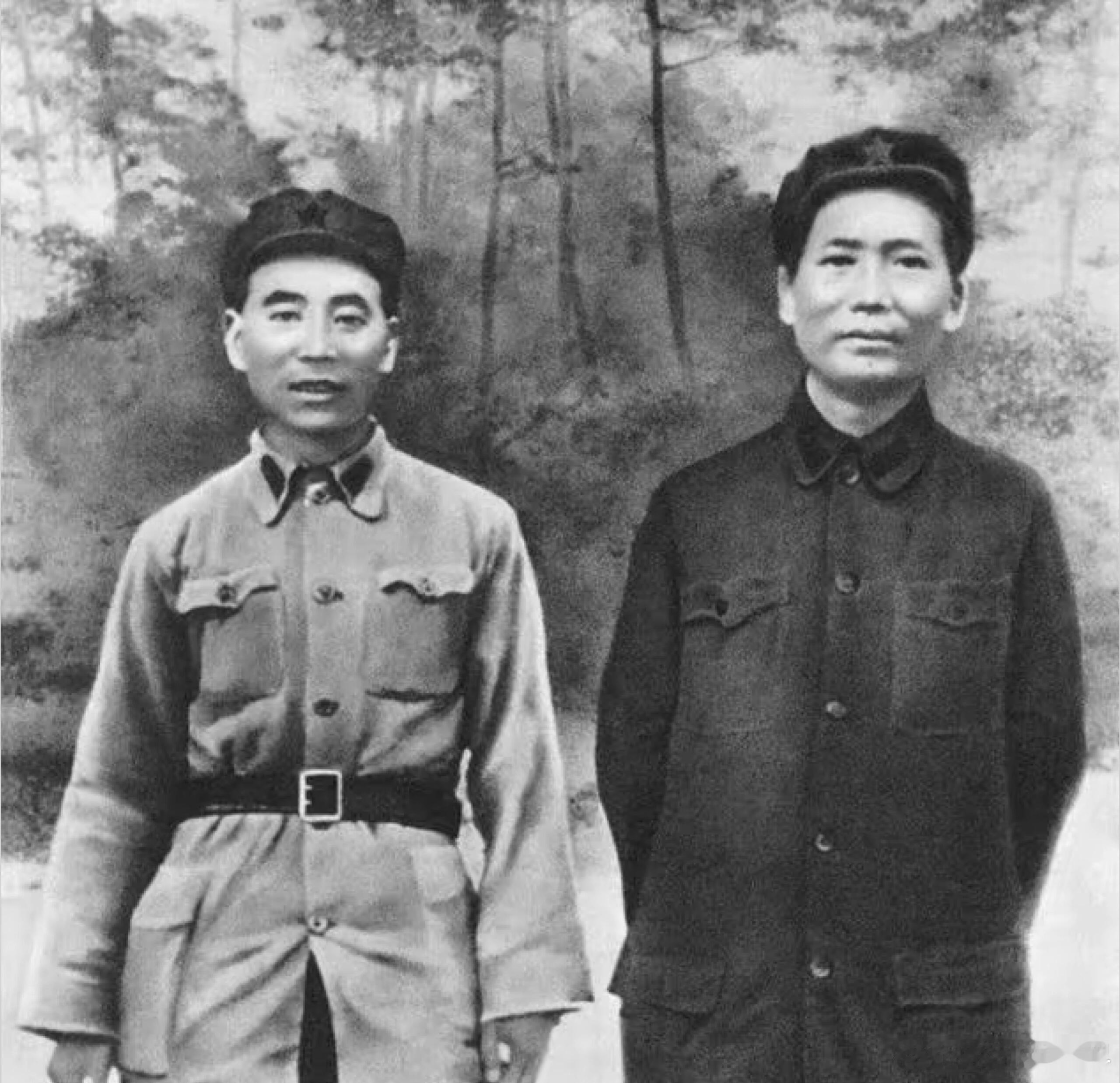 致敬！第二次革命战争时期，毛泽东和林彪合影留念老照片 ​​​