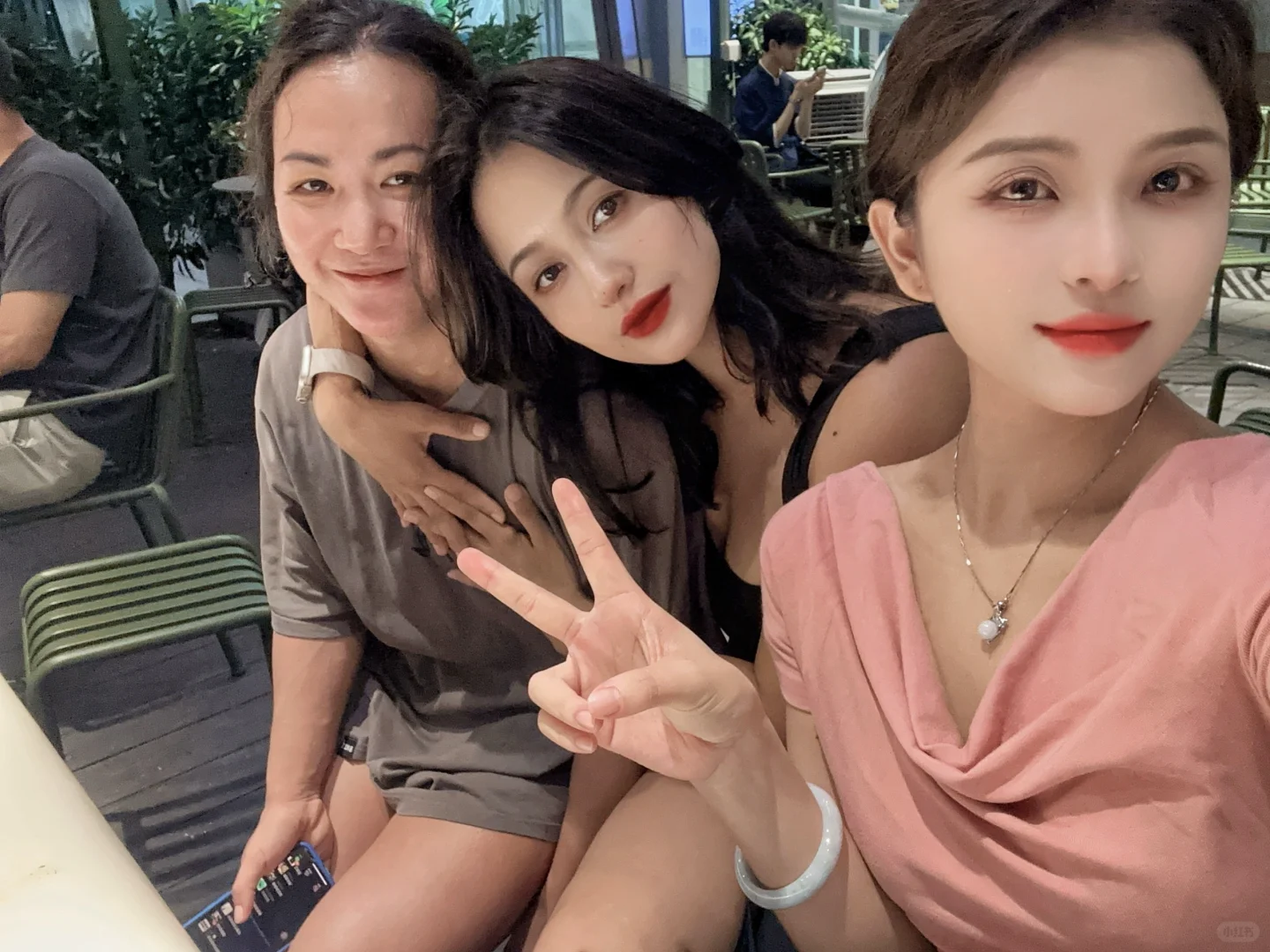 姐妹们