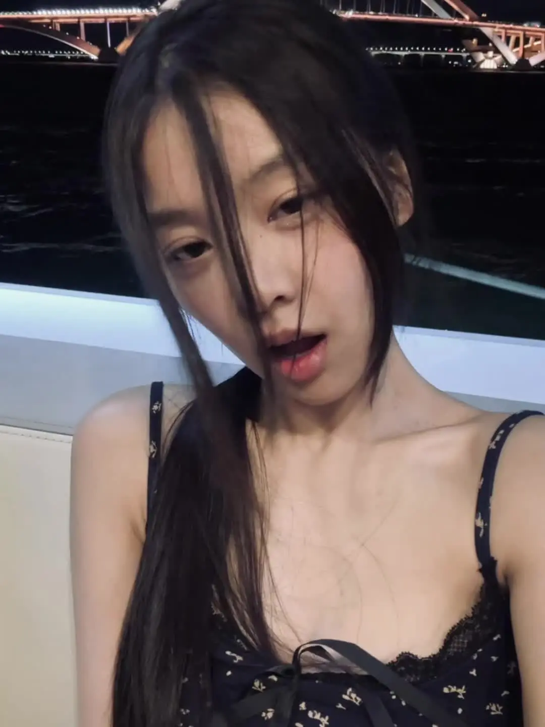 你不用刻意隐藏 我知道你不会拒绝比我好的人