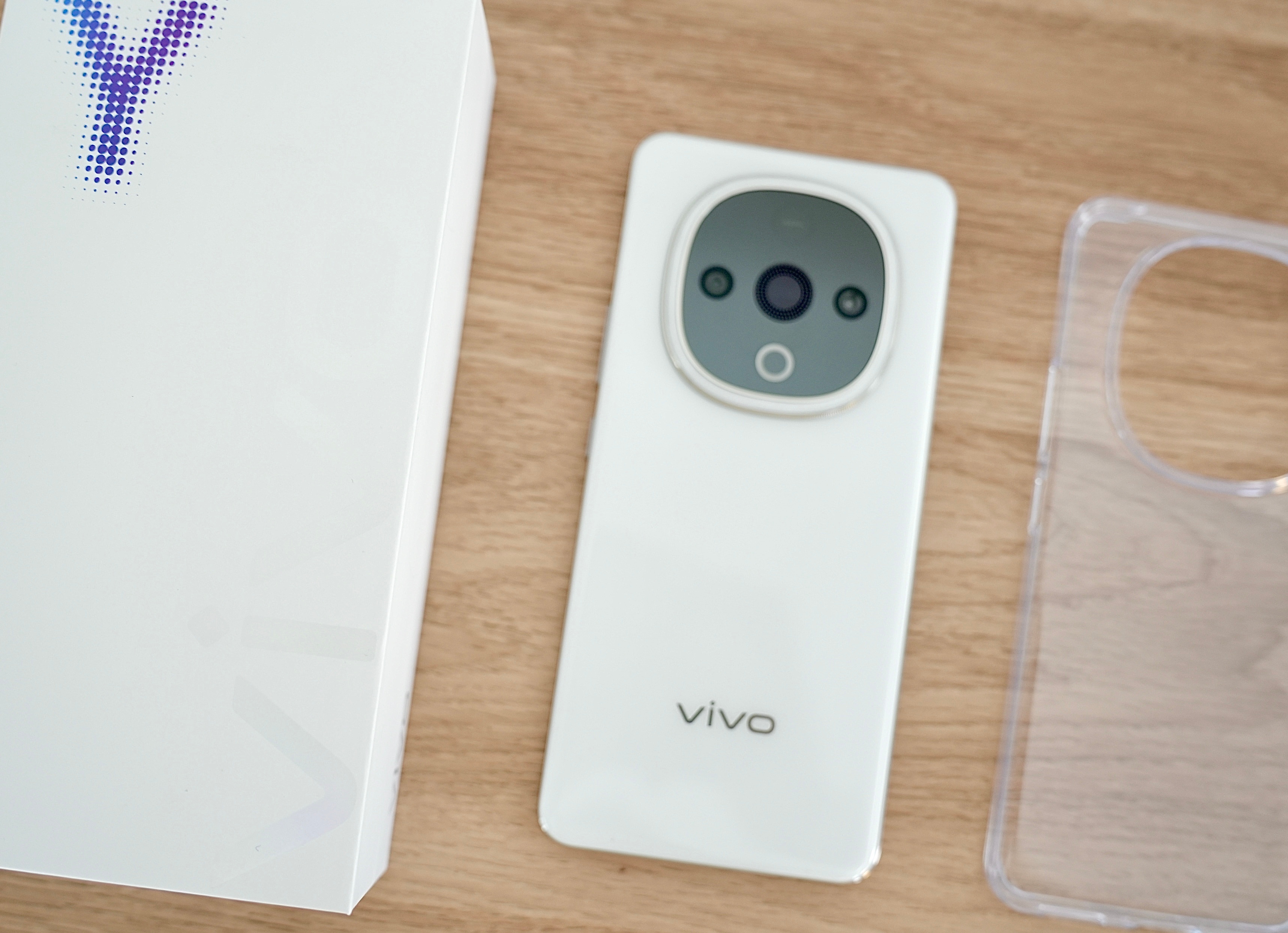 vivo Y300 不仅有超大的电池容量这次的扬声器，简直就是“响上天”瑞声科技