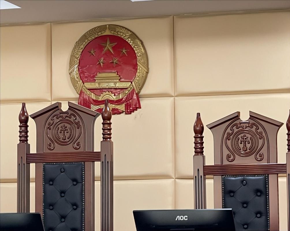 “太解气了！”上海一小伙与离异带娃女相识一个月后闪婚。婚后女方以孩子要落户上海上