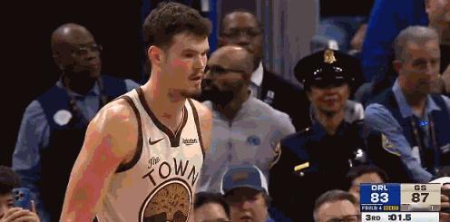 论球星个人对防守的牵制力，库里绝对是联盟的天花板级别，即便他已经37岁了，我觉得