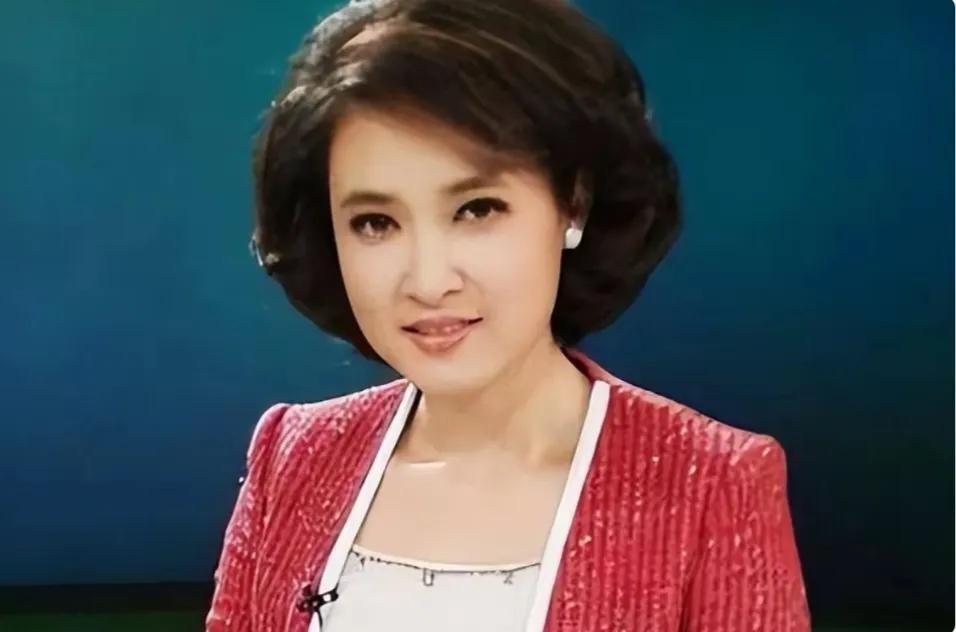 她是央视最漂亮的女主持人，主持风格生动活泼，才貌非常优秀，深受观众喜爱，你喜欢她