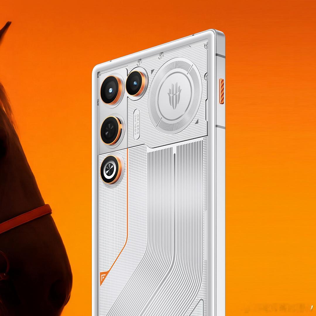 红魔11Air三款配色公布！下图分别是「极光银」、「量子黑」和「星尘白」，经典的