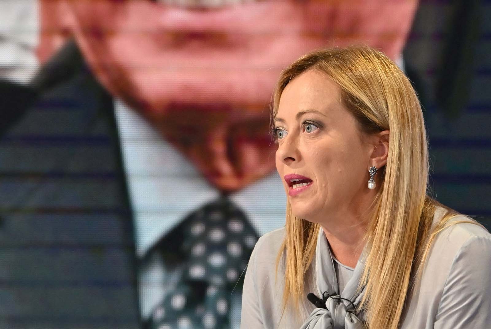 意大利政府就委内瑞拉局势发表声明，称意大利总理梅洛尼始终密切跟踪事态发展。声明表