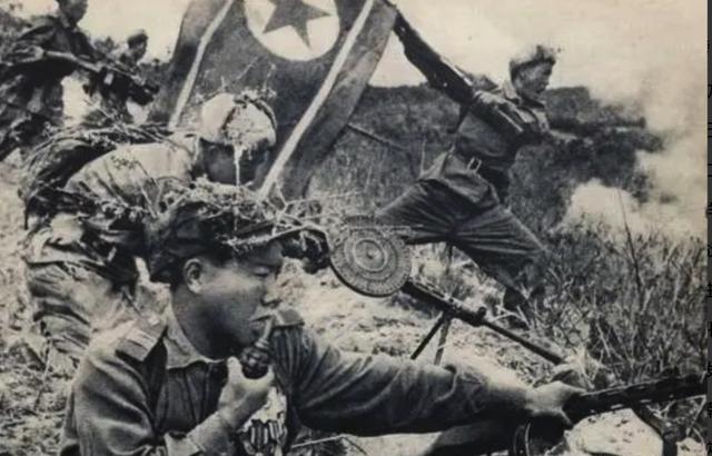 1950年，一名志愿军营长擅自行动去抓“舌头”，结果他刚靠近美军阵地，敌人就猛烈