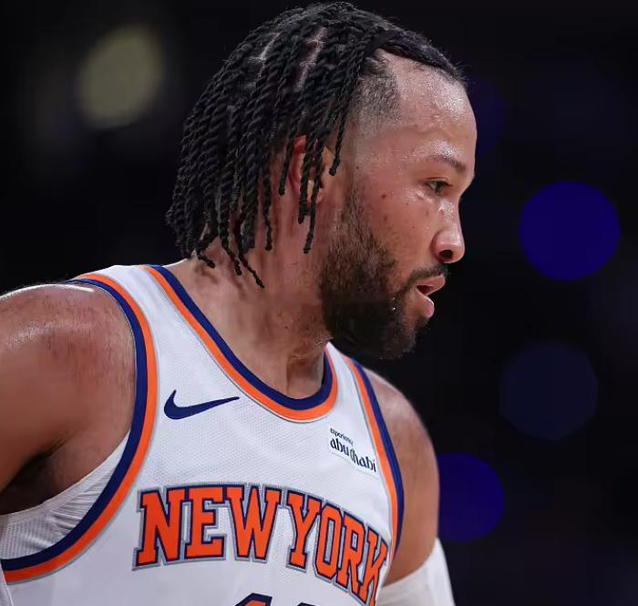 NBA季后赛东部半决赛G2，尼克斯主场108-102战胜76人，大比分2-0领先