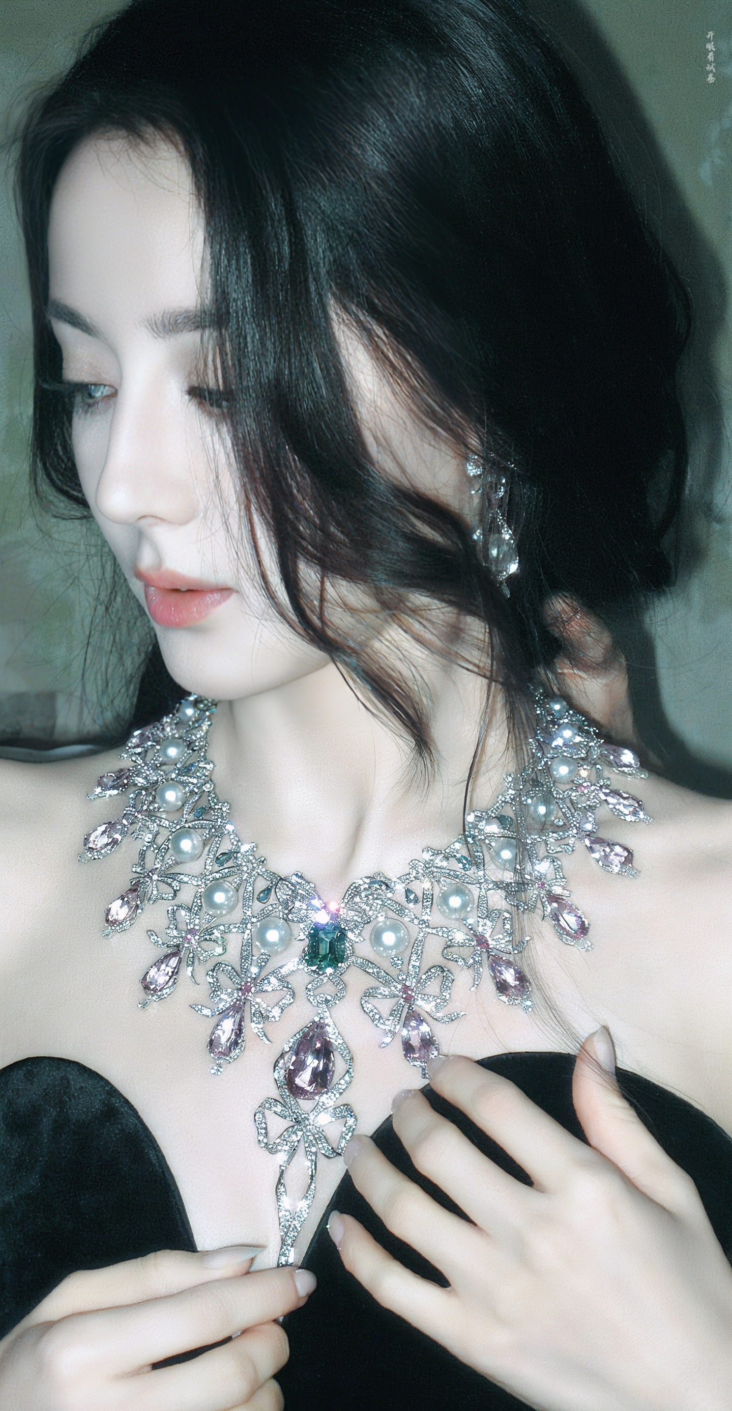 迪丽热巴[超话]  迪丽热巴✖️御木本MIKIMOTO🐱📷  &  👑💎