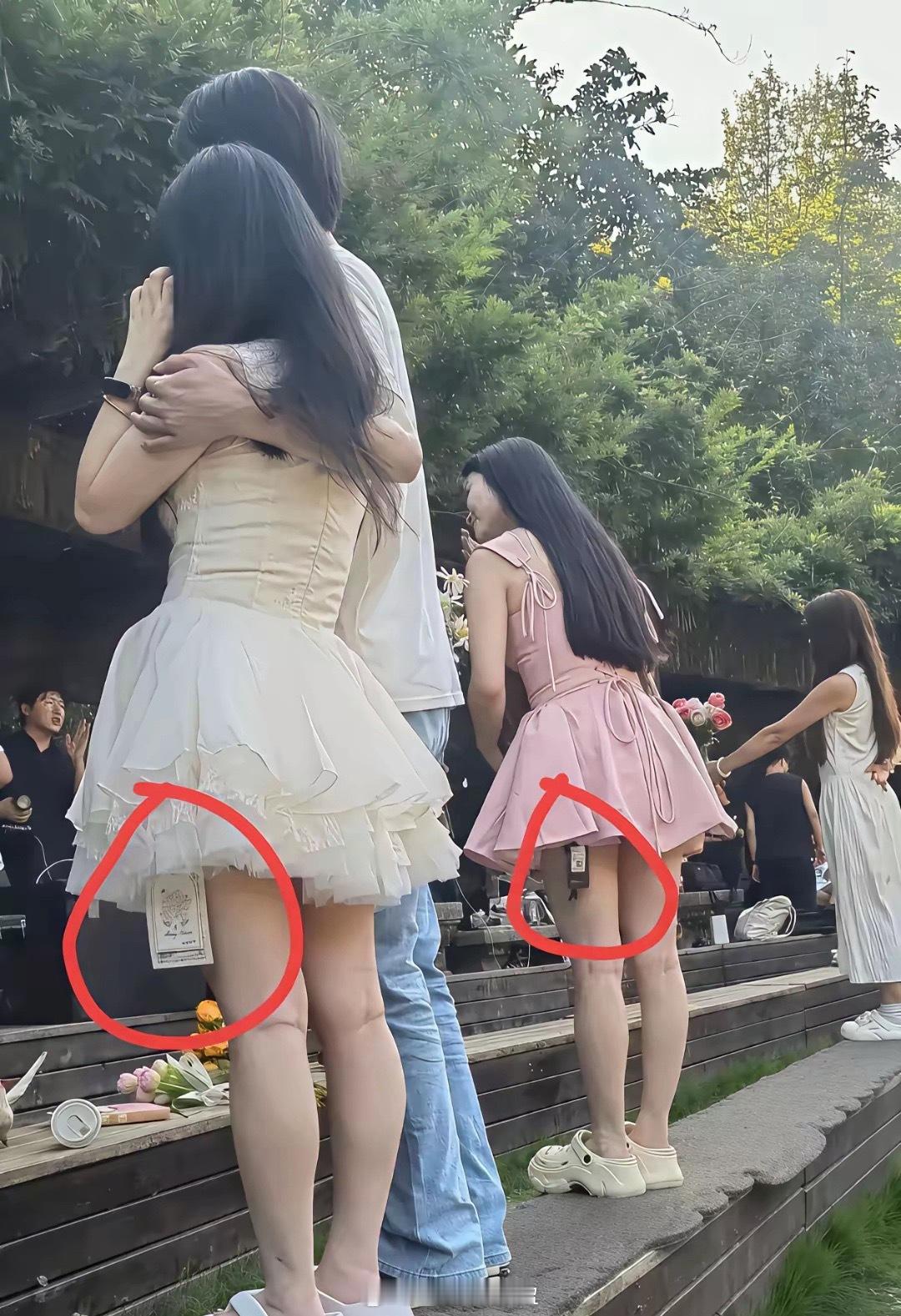 怎么现在的年轻人都流行穿新衣服不剪商标的呀？难道这是一种新的潮流了吗？商家有没有