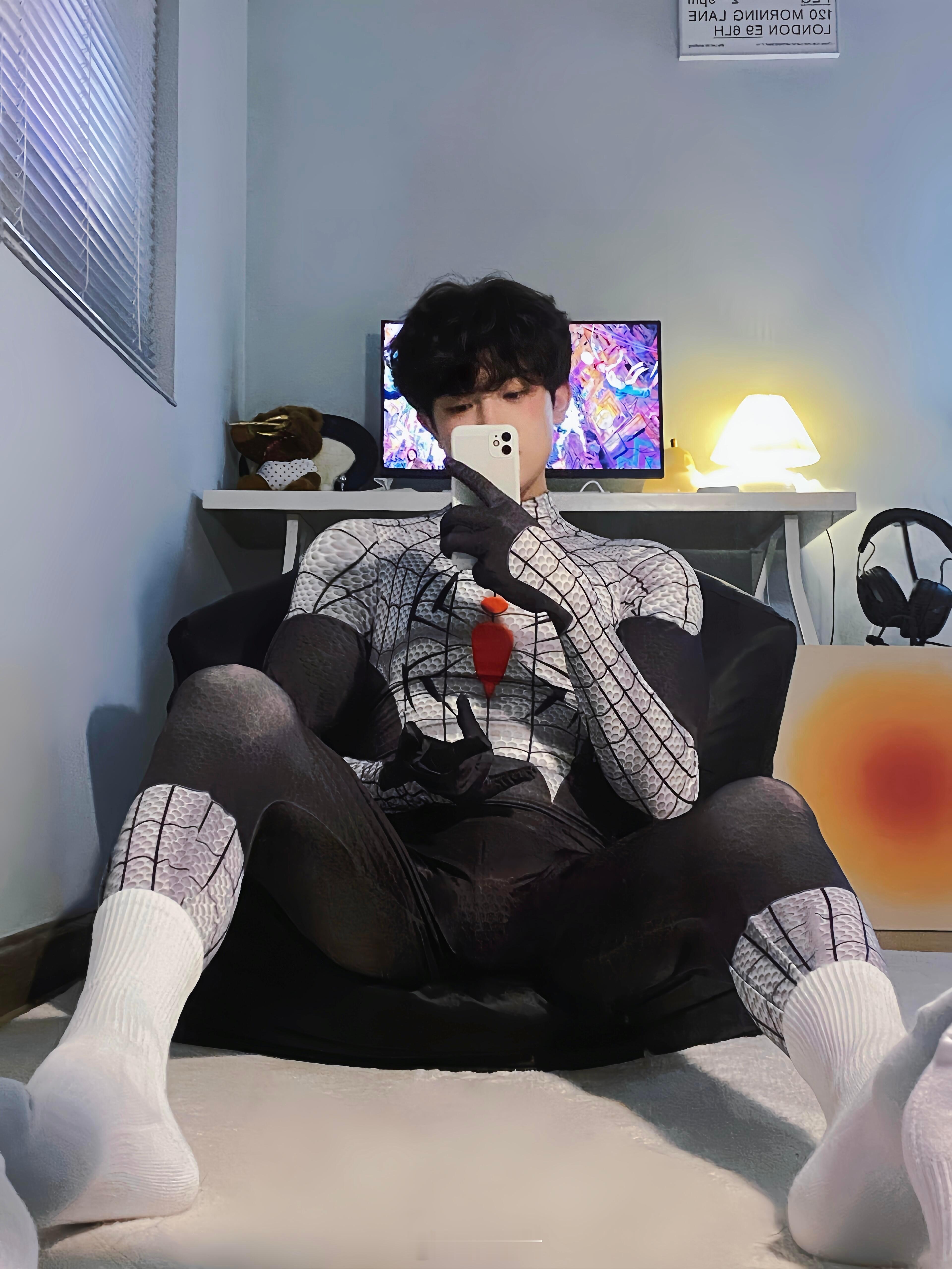 喜欢蜘蛛侠弟弟吗？传送门丨Eughe ​​​