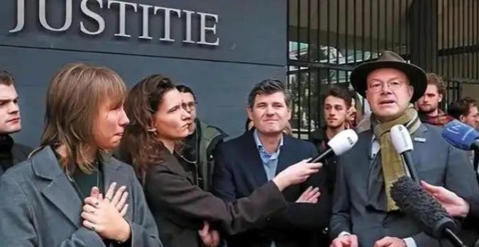 这一回中国可真要杀鸡给猴看了。中国实在忍无可忍，终于要杀鸡给猴看了，谁是这只鸡？