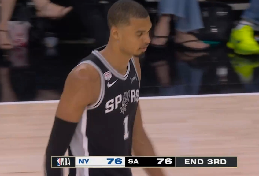 慢慢精彩起来了  76平 ～决胜在第四节 看球 👉网页链接尼克斯vs马刺nba