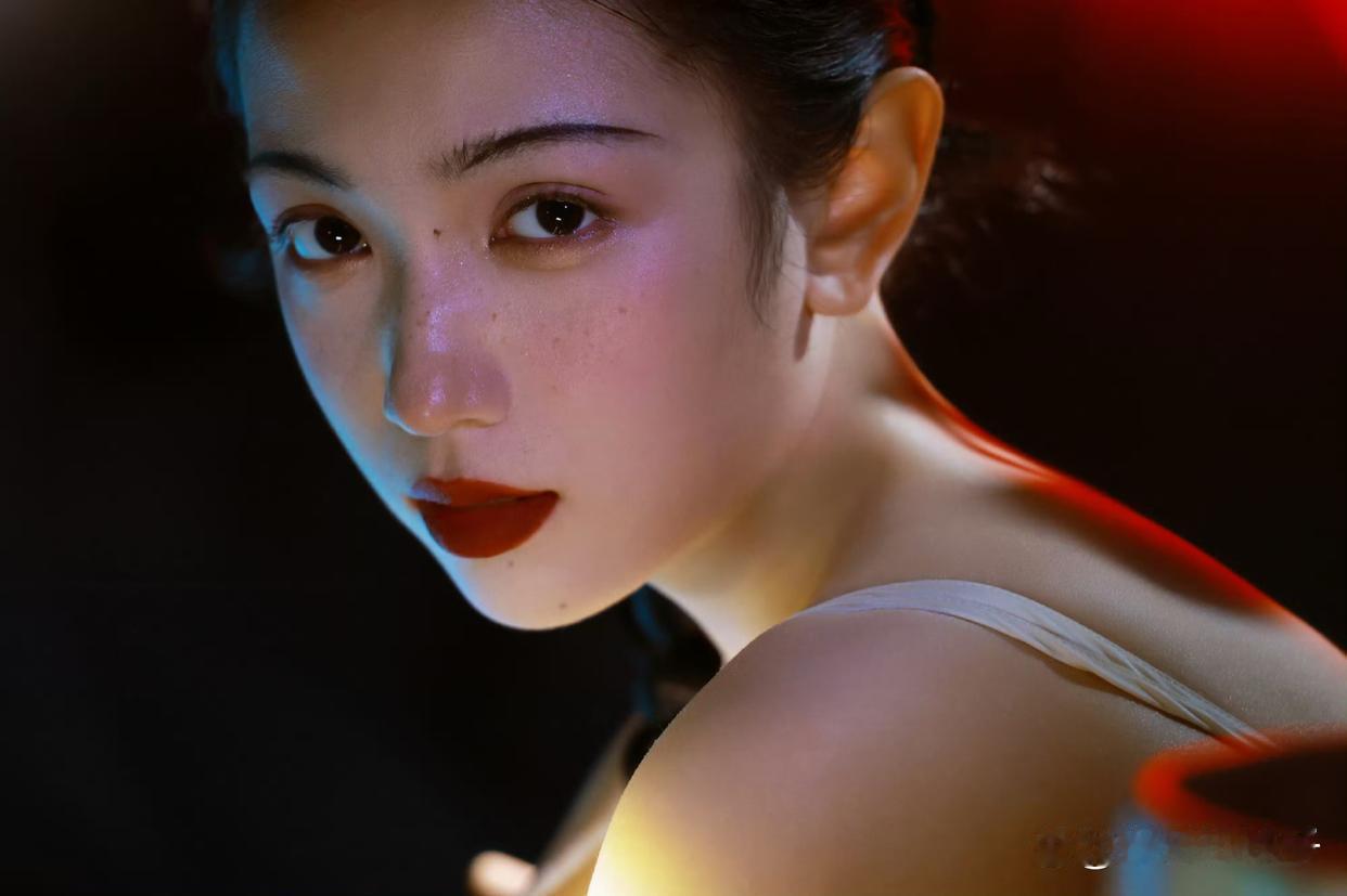 1.小沈阳做东北菜很拿手，跟贾冰不分仲伯。2.张继科和女明星感情的事，对他基本上
