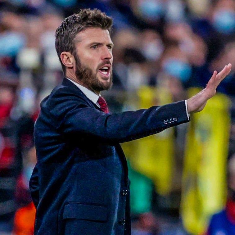 有些人不需要坐很久的位置，
只要站上去，球队就会安静下来。

卡里克执教曼联的这