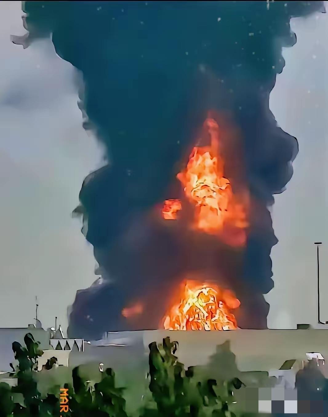 谁敢信？攒了40年家底的黄金城，被几架破无人机给端了。
 
​就在3月16号，迪