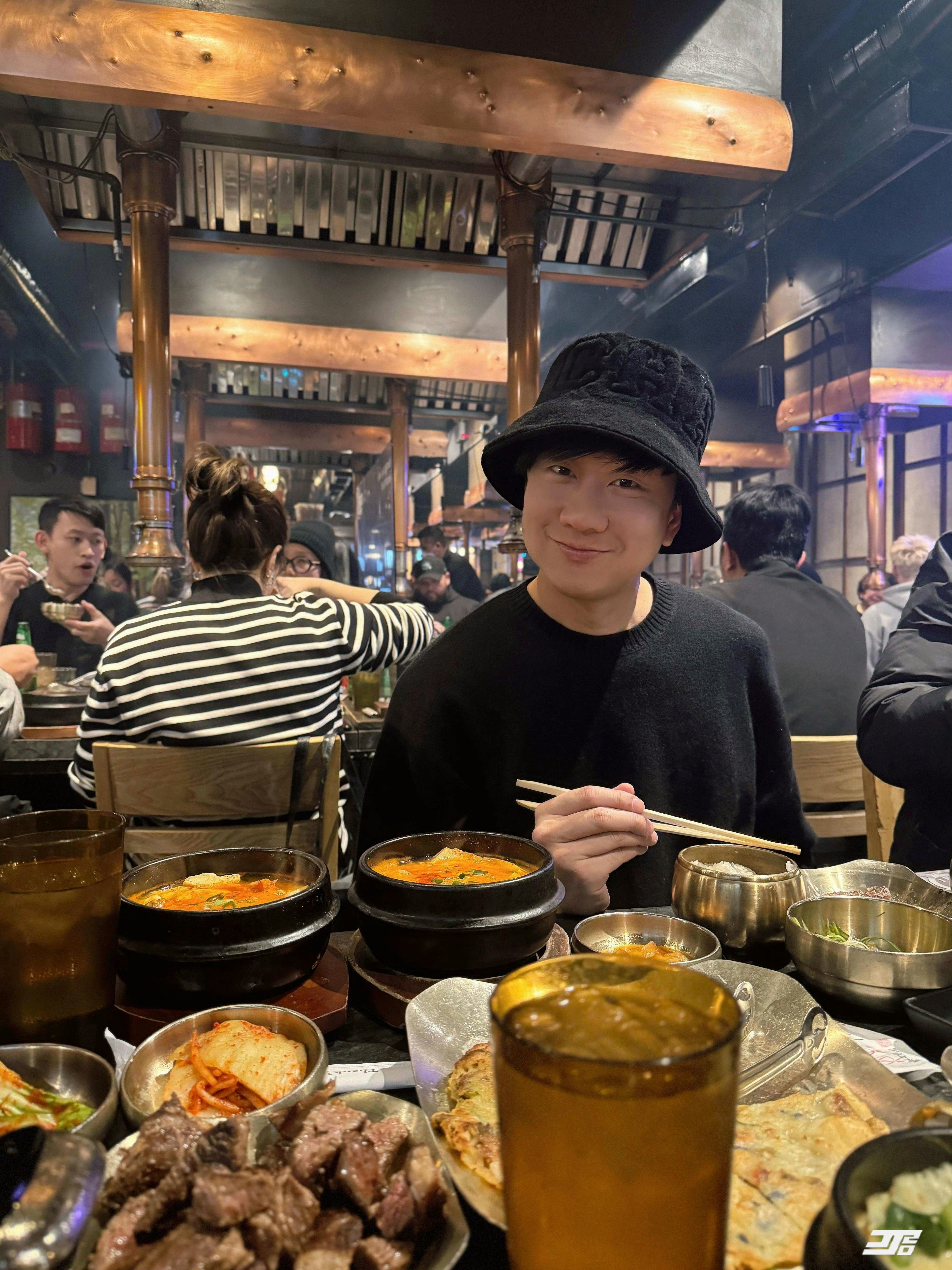 林俊杰  🌀  林俊杰jj20世界巡回演唱会 哈哈哈哈完全小朋友，尊嘟很萌捏！