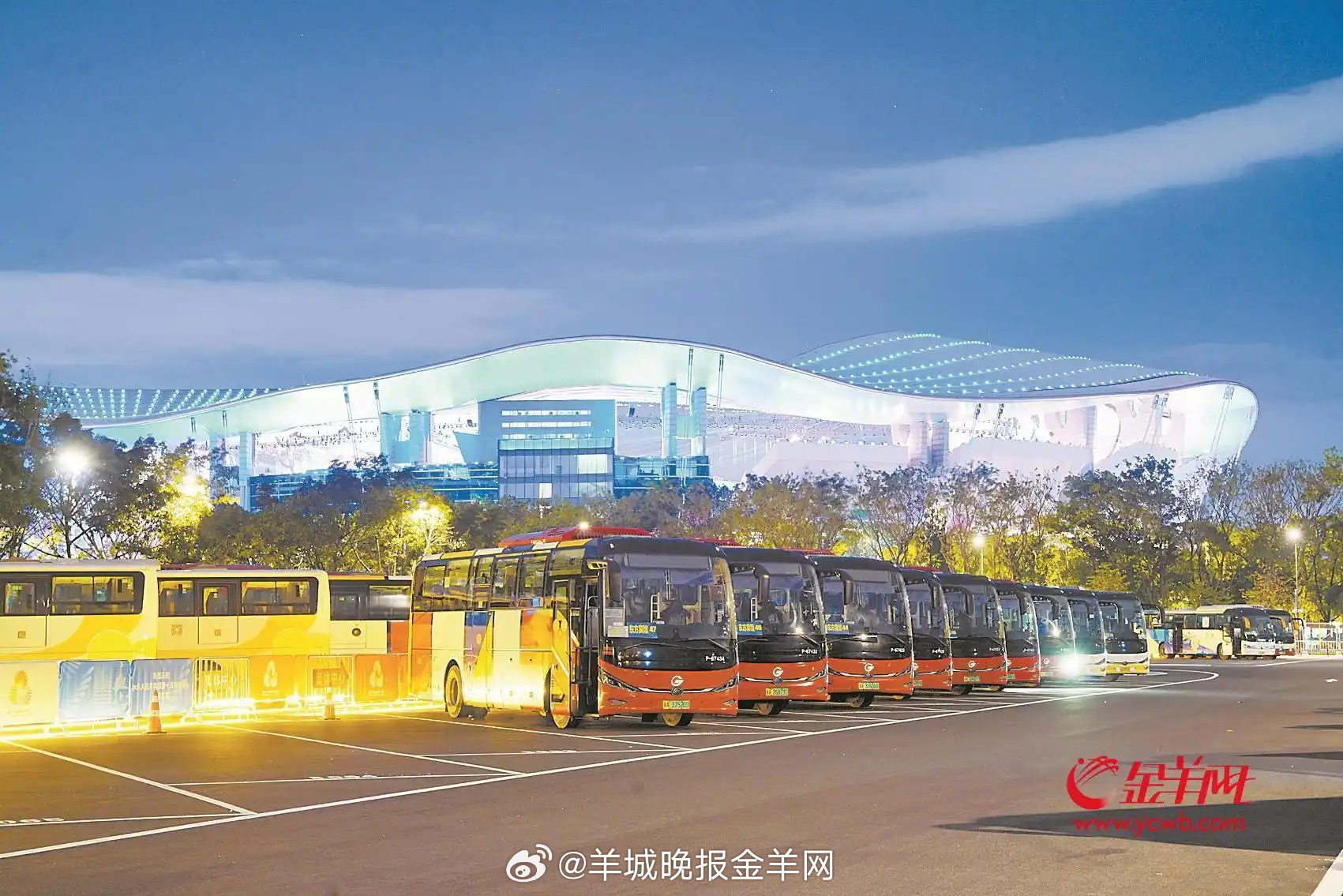  【0宗差错0宗投诉0宗事故，：55分钟完成大客流疏运】11月9日晚，第十五届全