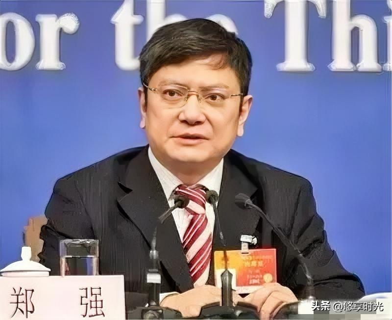 2026年3月下旬，浙江大学郑强教授在国家级会议上直言：AI别再忙着送外卖翻跟斗