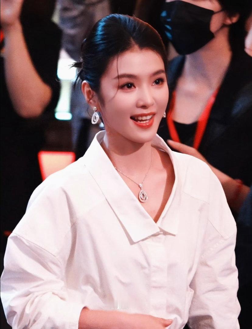 李云霄最受传媒关注女配角 李云霄拿下最受传媒关注女配角，燕子娘这个角色算是彻底被