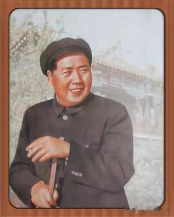 毛主席是伟人，是全国人民的大救星！抹黑开国领袖，诋毁伟大领袖毛主席，这种人不但缺